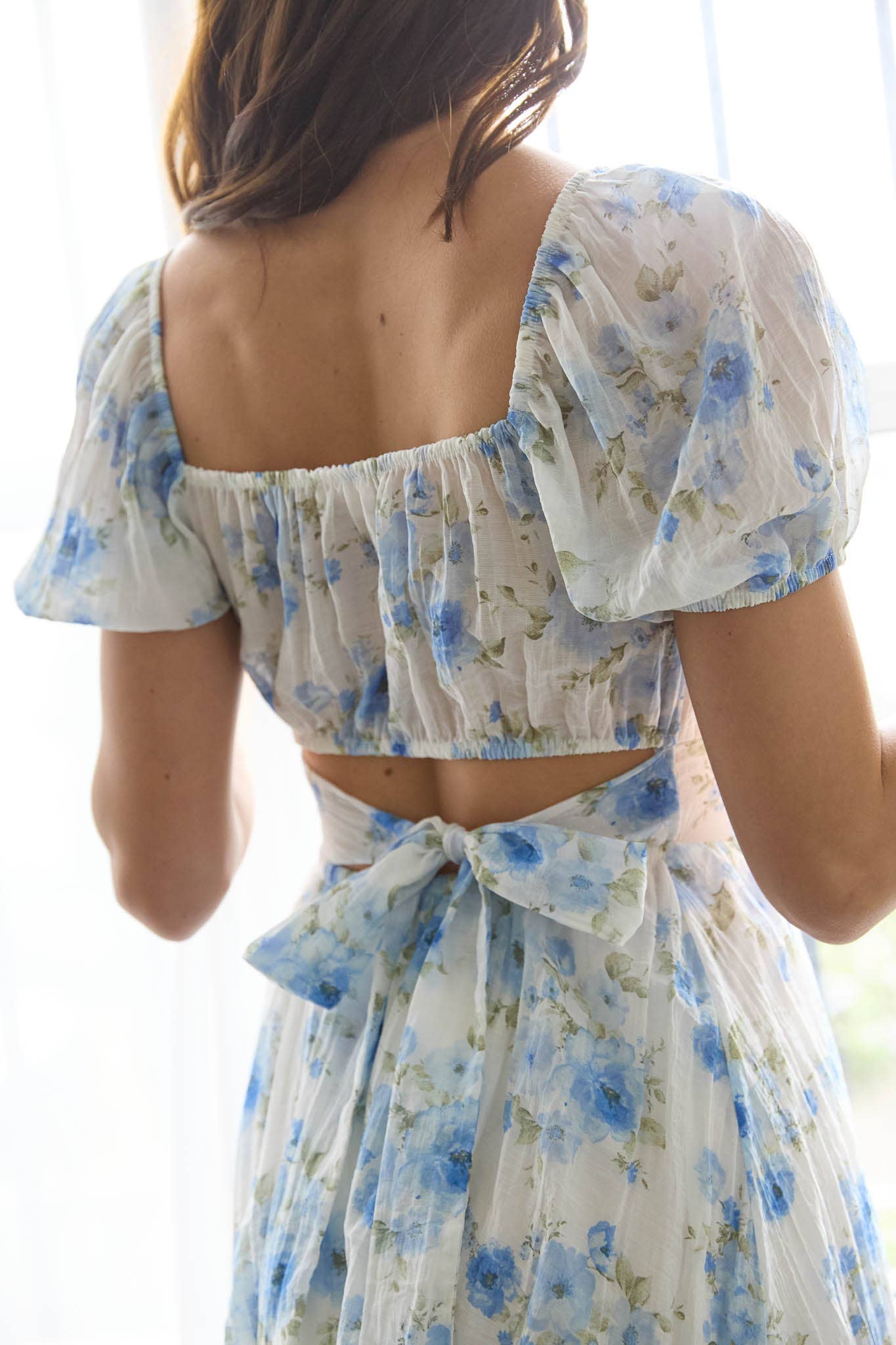 FLORAL CORSET DETAIL BACK TIE MINI DRESS: BLUE MULTI