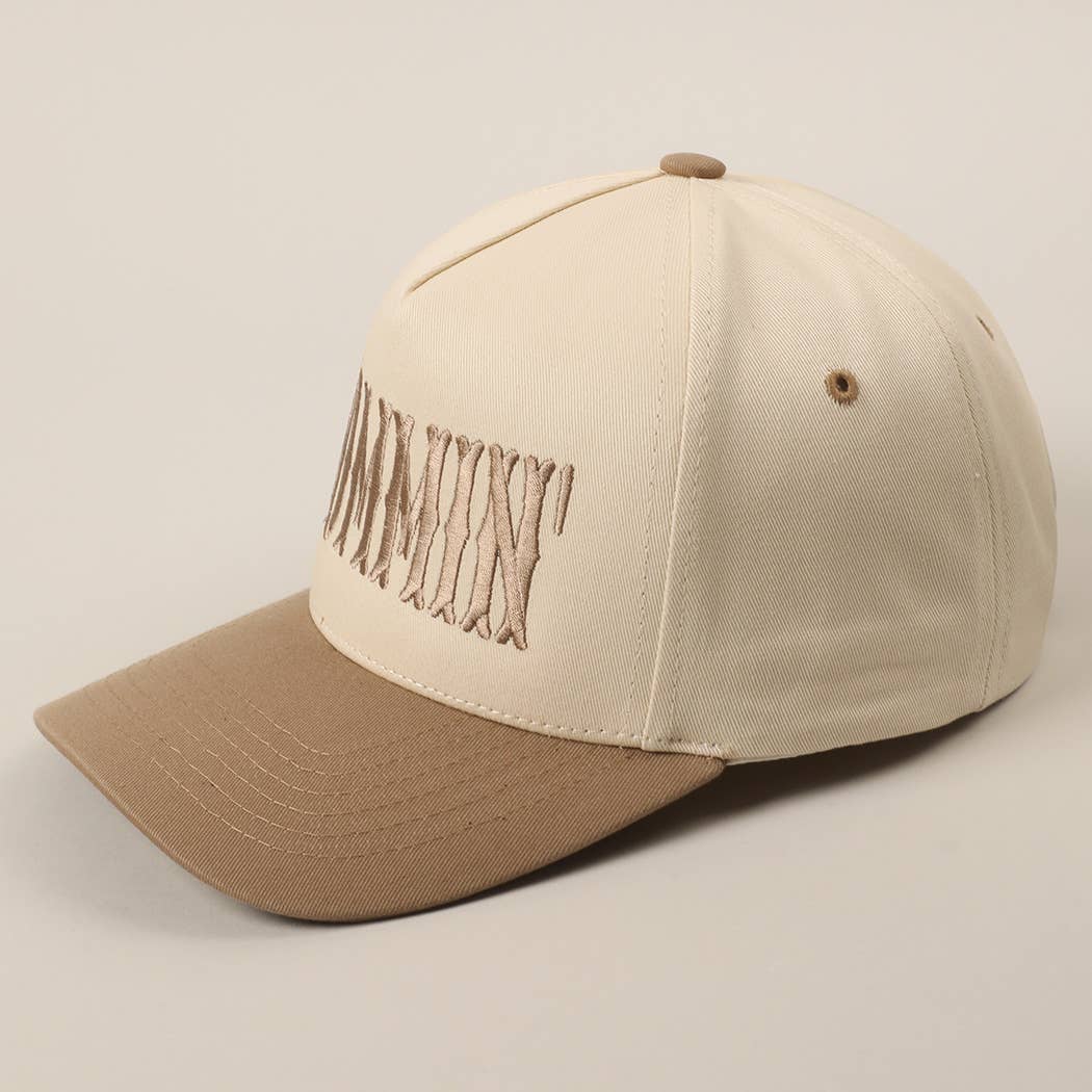 MOMMIN' Letter Embroidery Two-Tone Trucker Hat: Black