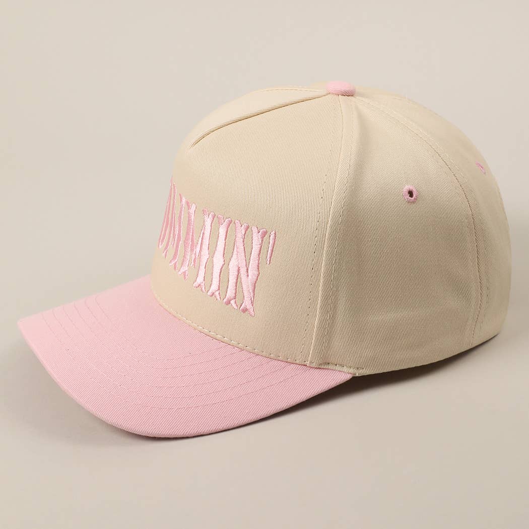 MOMMIN' Letter Embroidery Two-Tone Trucker Hat: Black