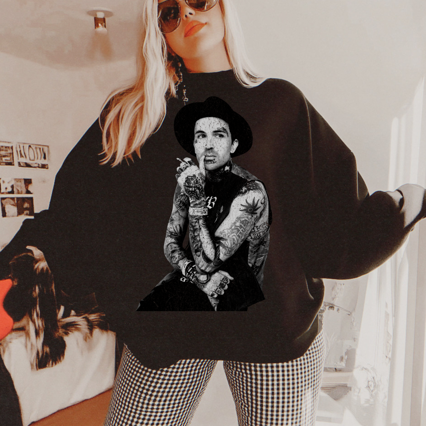 YelaW Half Toned Silhouette Sweatshirt