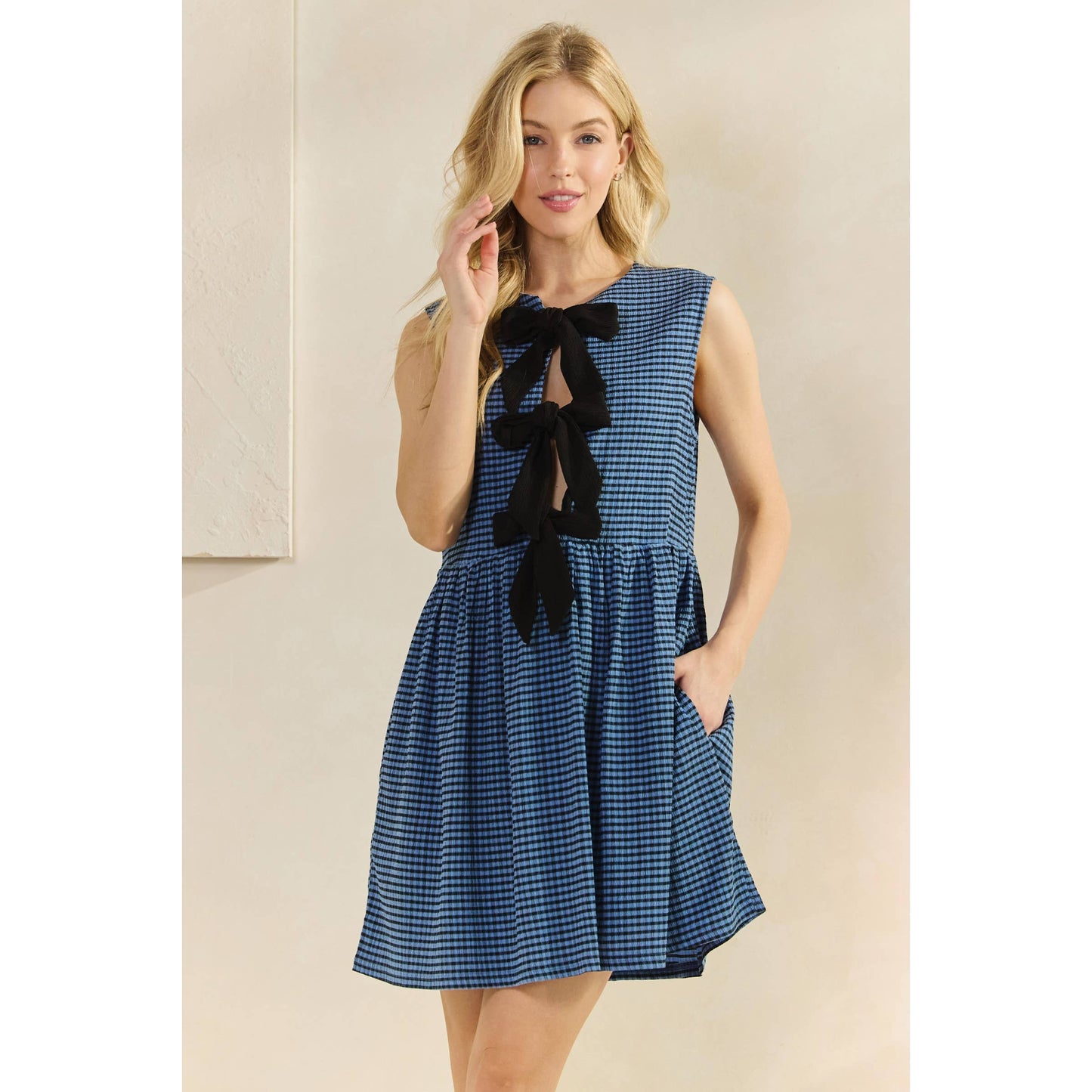 Sleeveless Front Ribbon Dress: Black