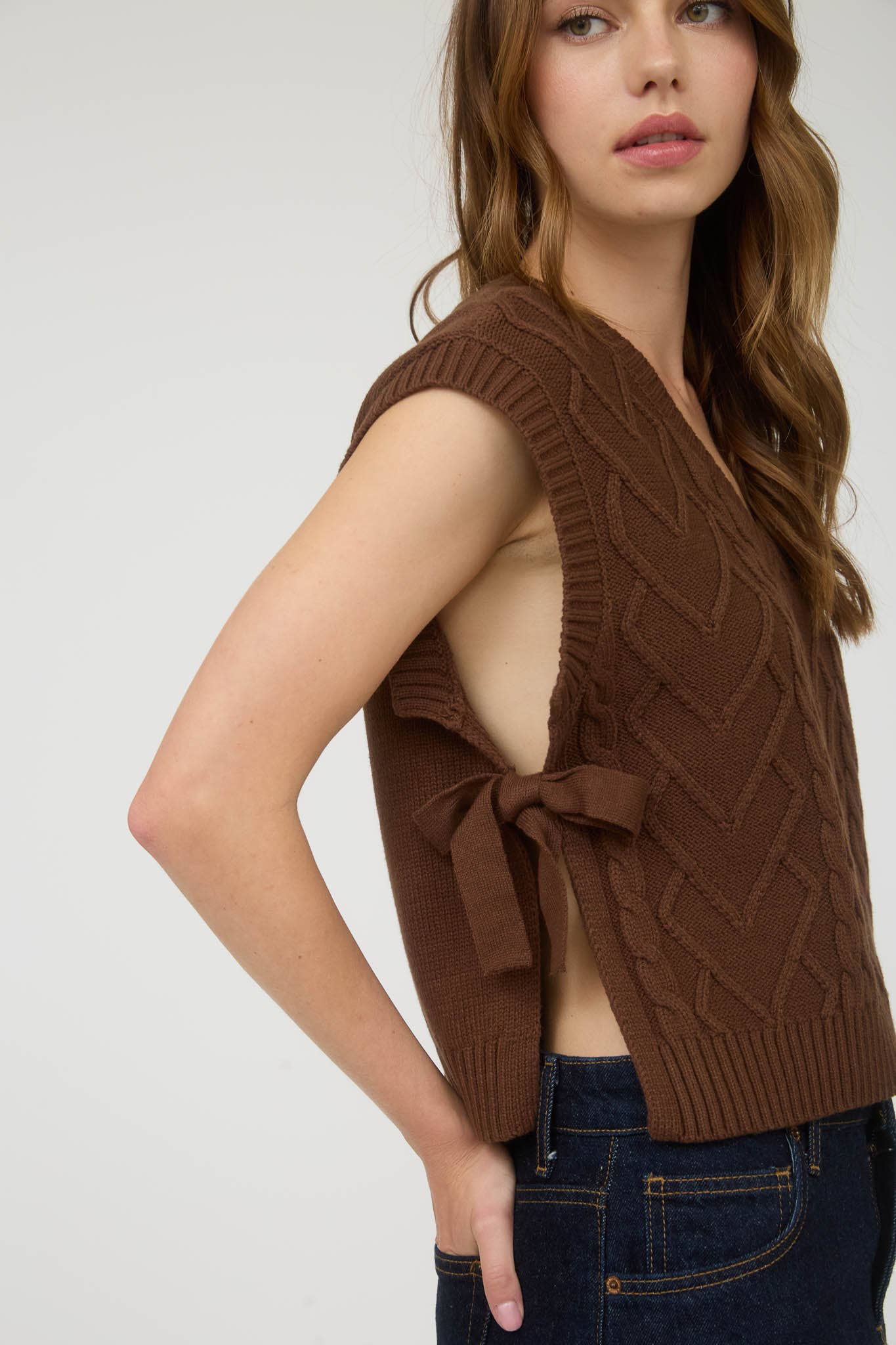 CABLE KNIT V NECK SIDE TIE SWEATER VEST GREEN