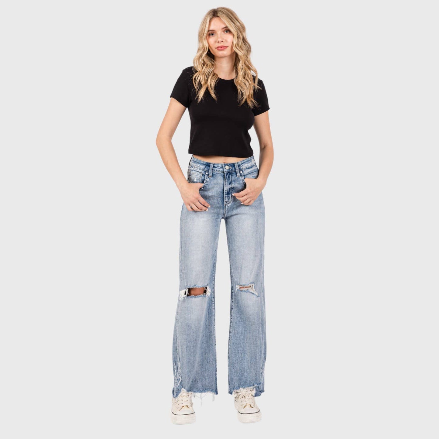 DISTRESSED HIGH RISE COMFORT JEANS