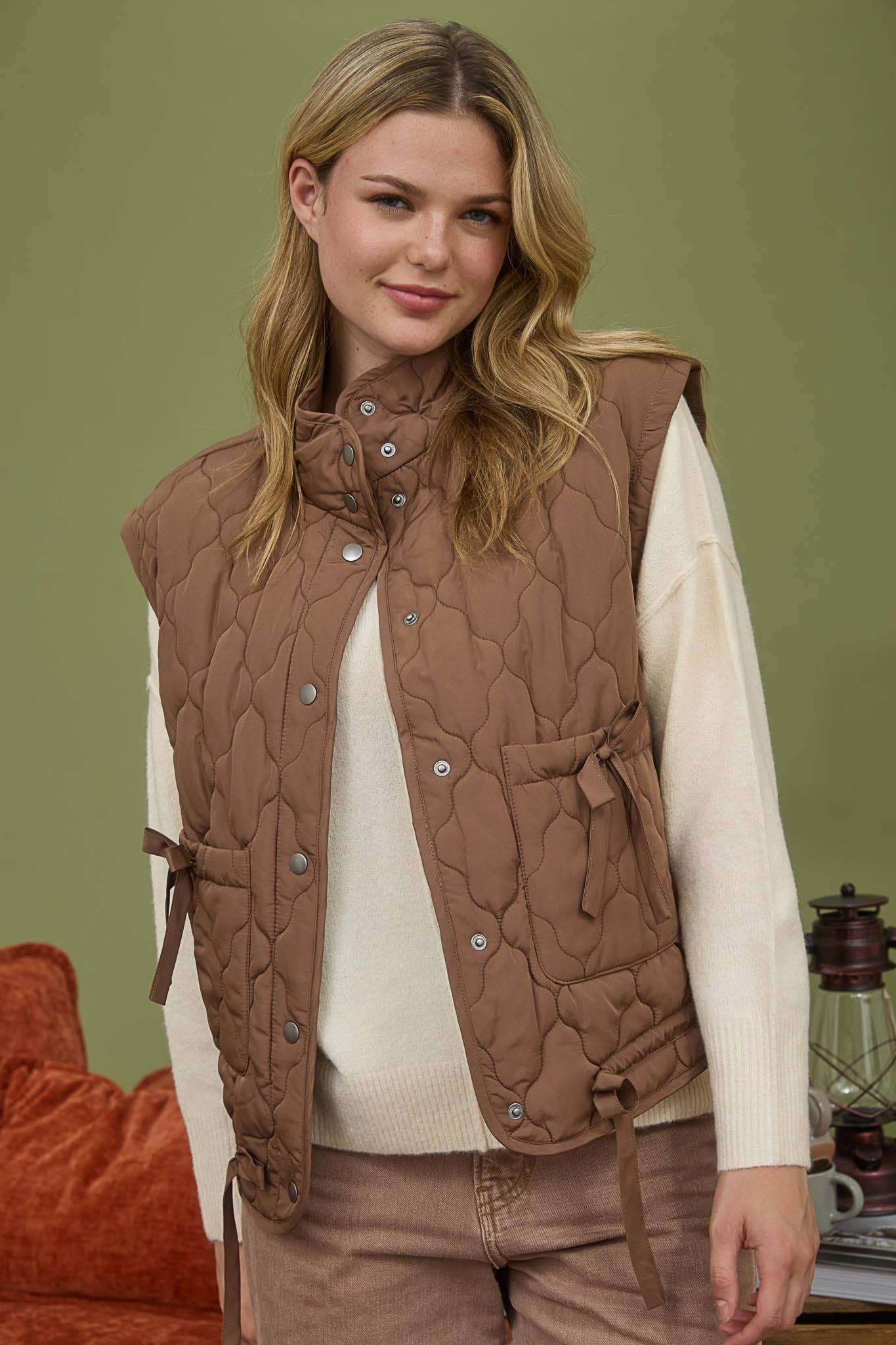 TIE SNAP BUTTON QUILTED PUFFER VEST BLACK