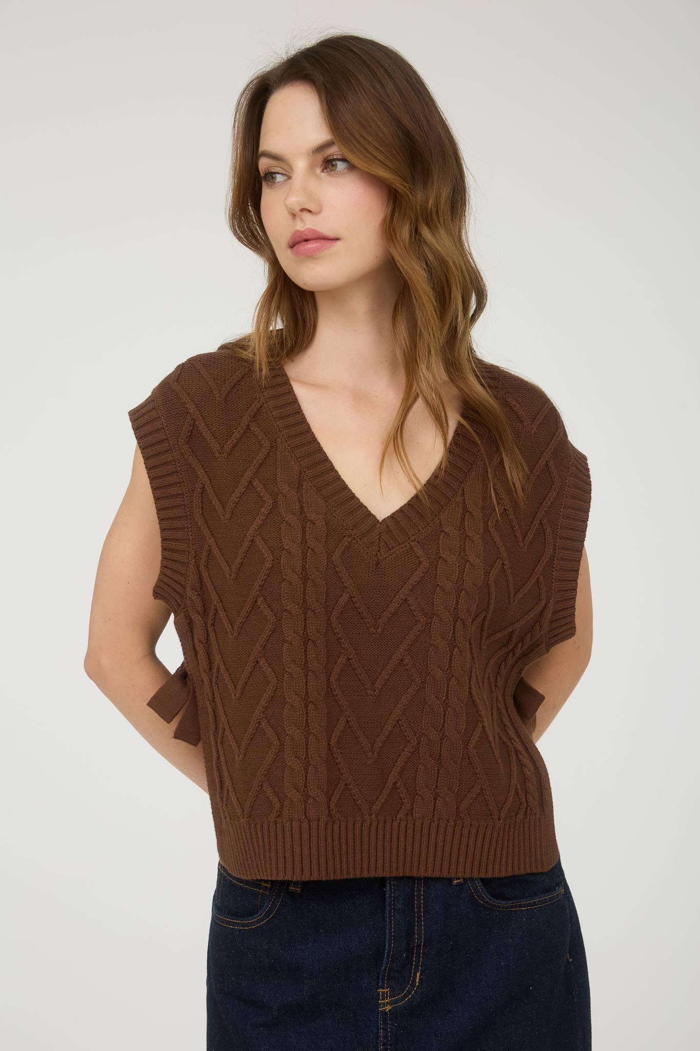 CABLE KNIT V NECK SIDE TIE SWEATER VEST GREEN