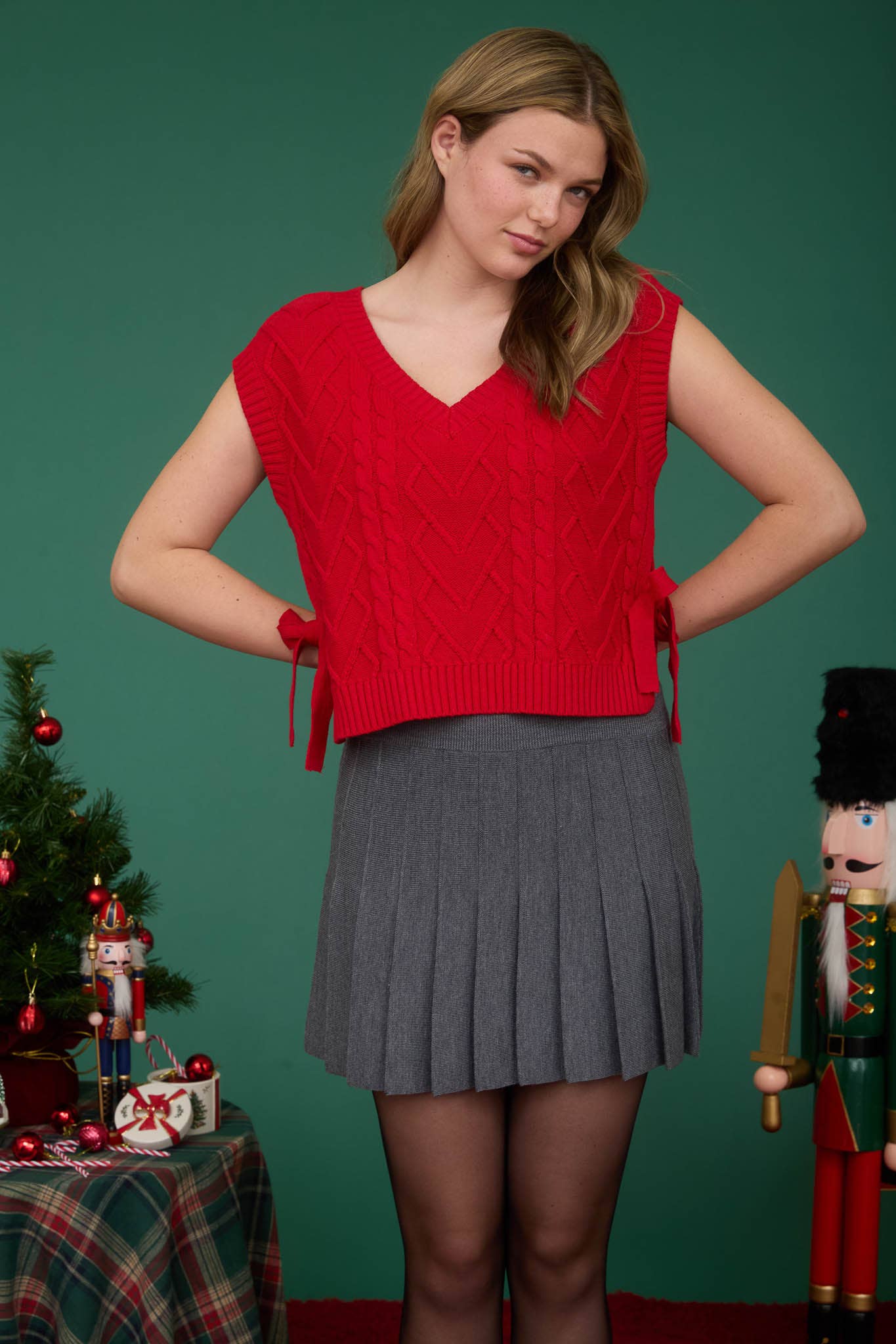 CABLE KNIT V NECK SIDE TIE SWEATER VEST GREEN