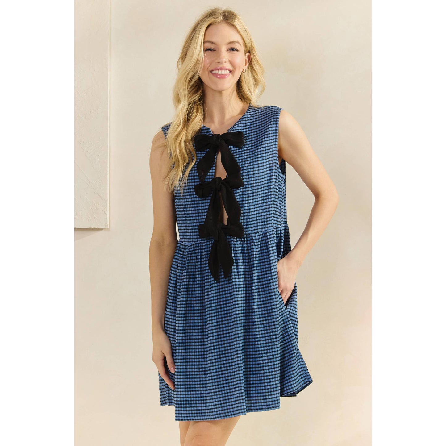 Sleeveless Front Ribbon Dress: Black