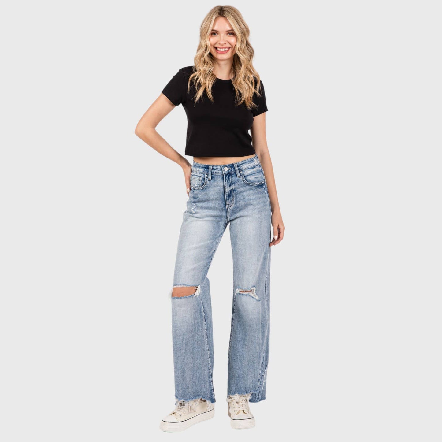 DISTRESSED HIGH RISE COMFORT JEANS