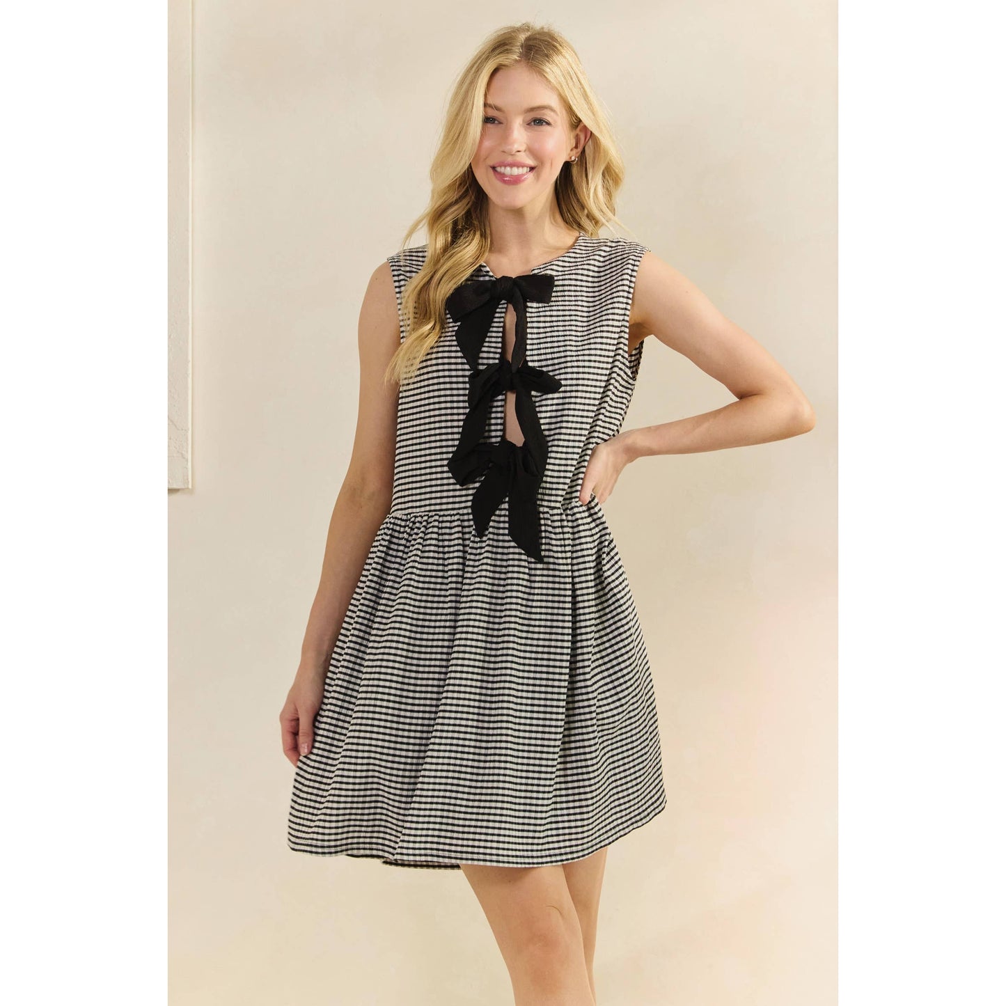 Sleeveless Front Ribbon Dress: Black