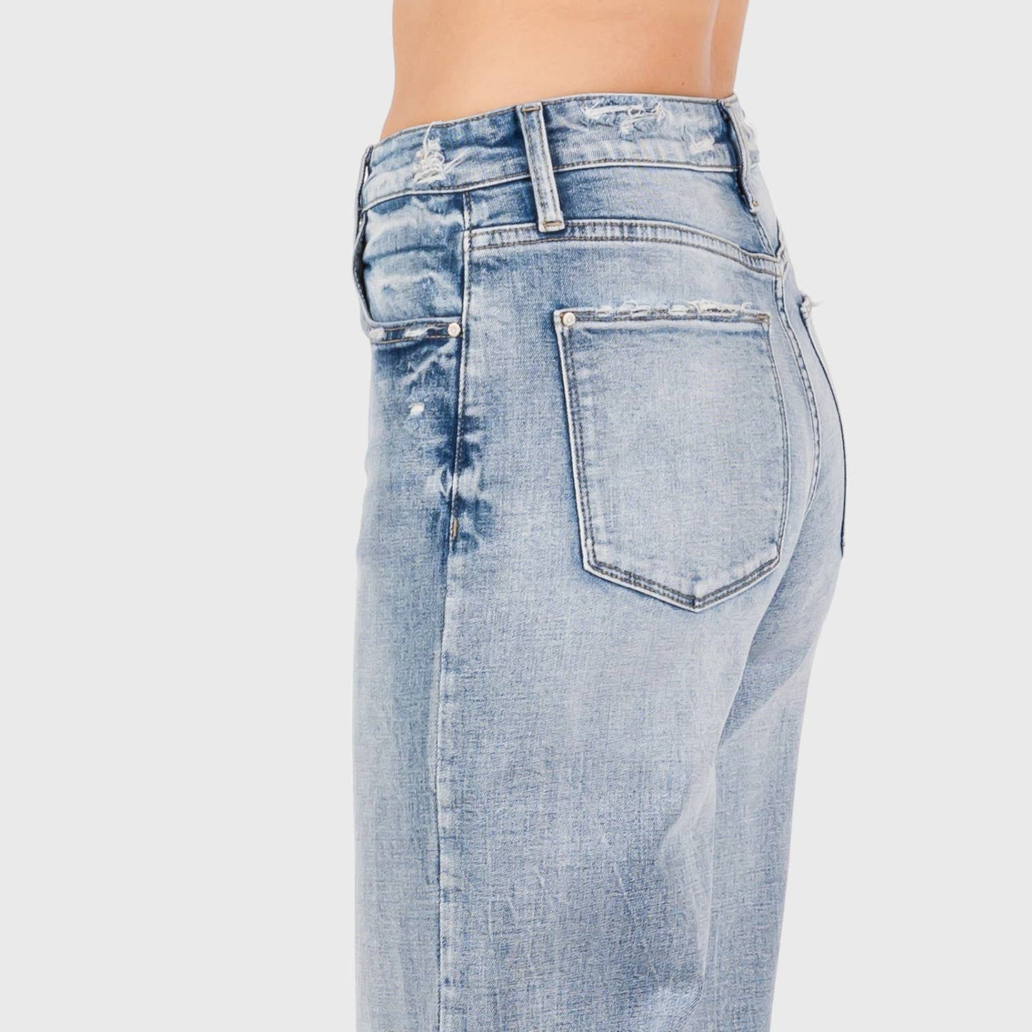 DISTRESSED HIGH RISE COMFORT JEANS