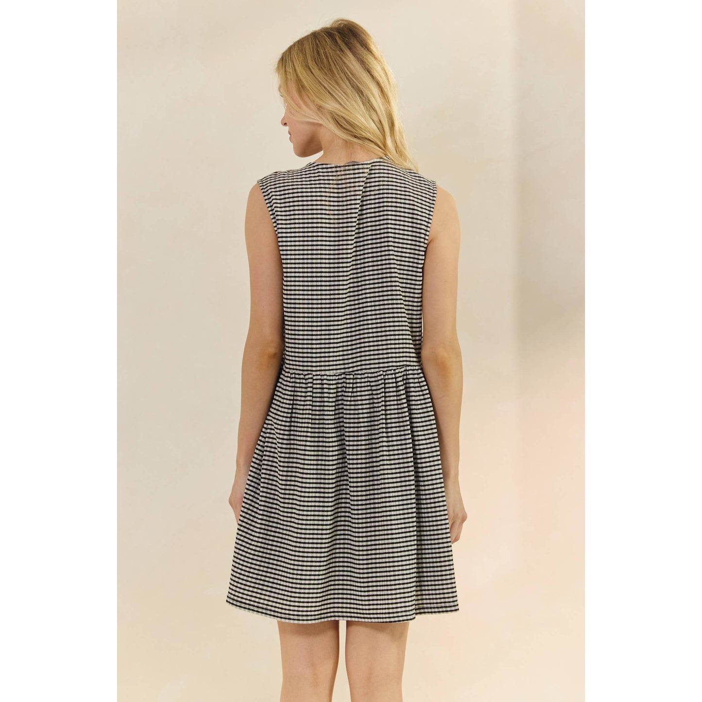 Sleeveless Front Ribbon Dress: Black