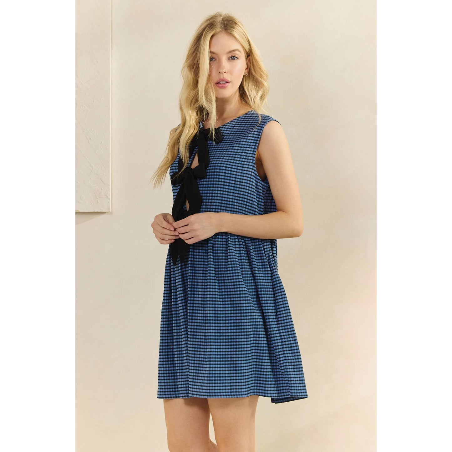 Sleeveless Front Ribbon Dress: Black