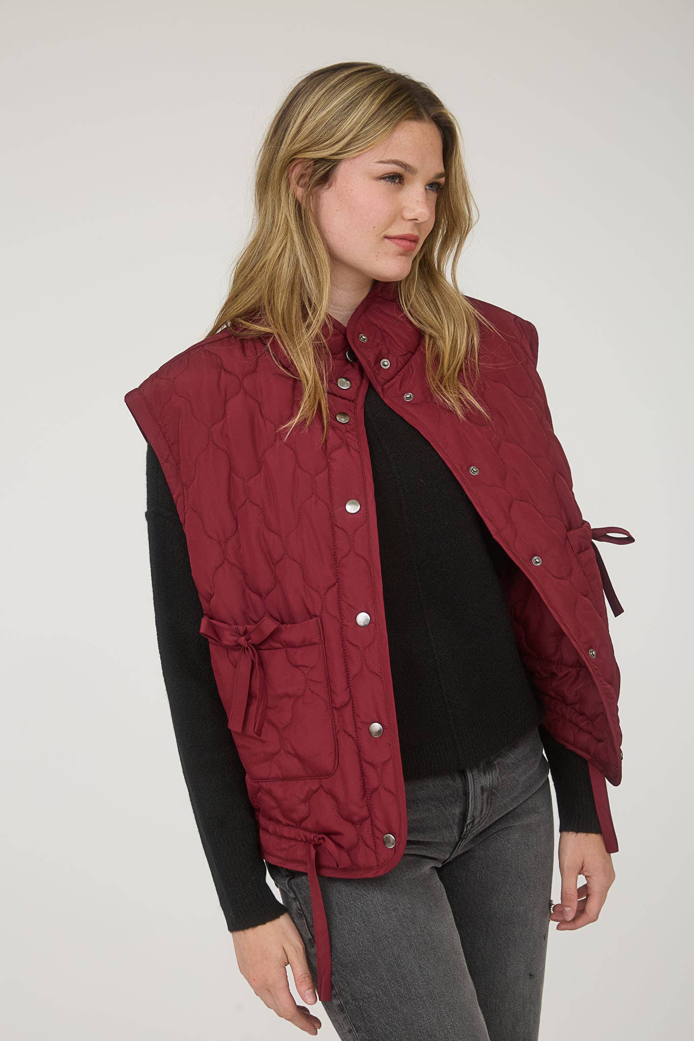 TIE SNAP BUTTON QUILTED PUFFER VEST BLACK
