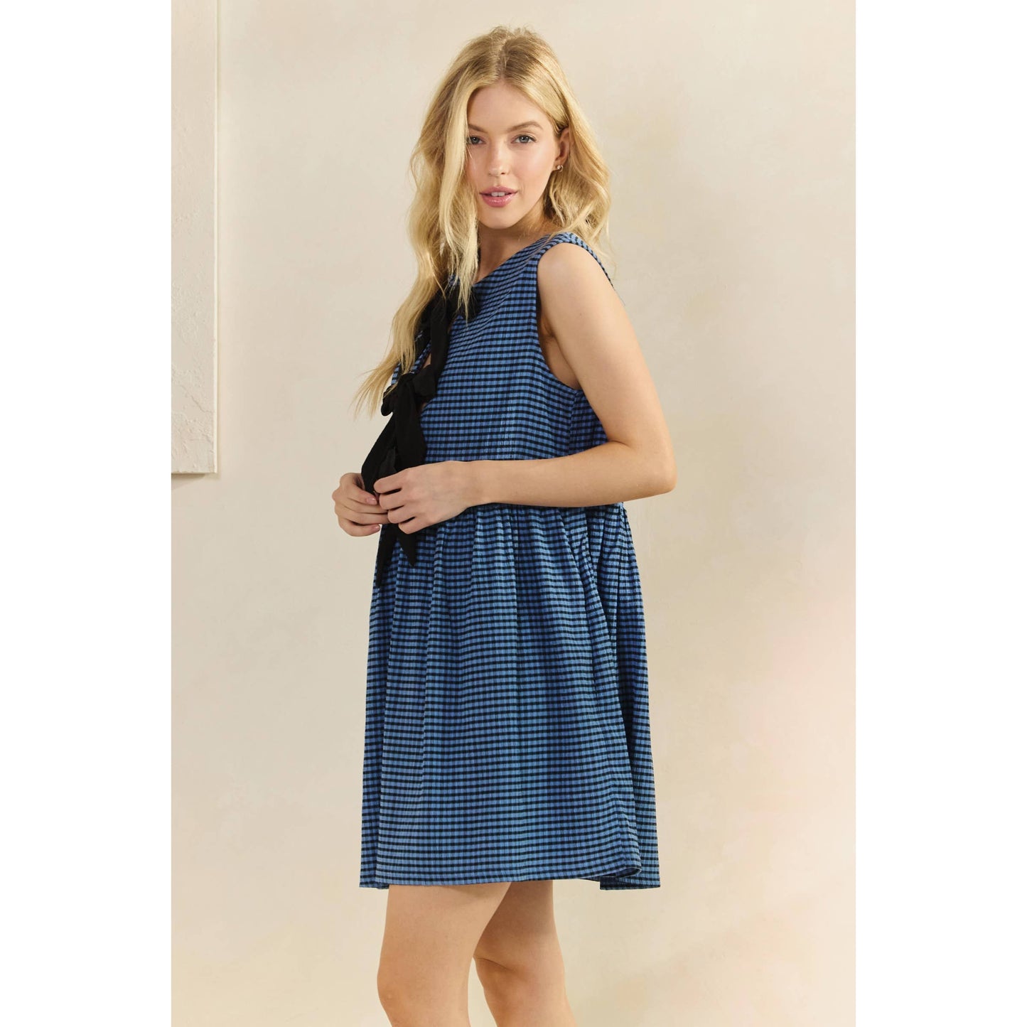 Sleeveless Front Ribbon Dress: Black