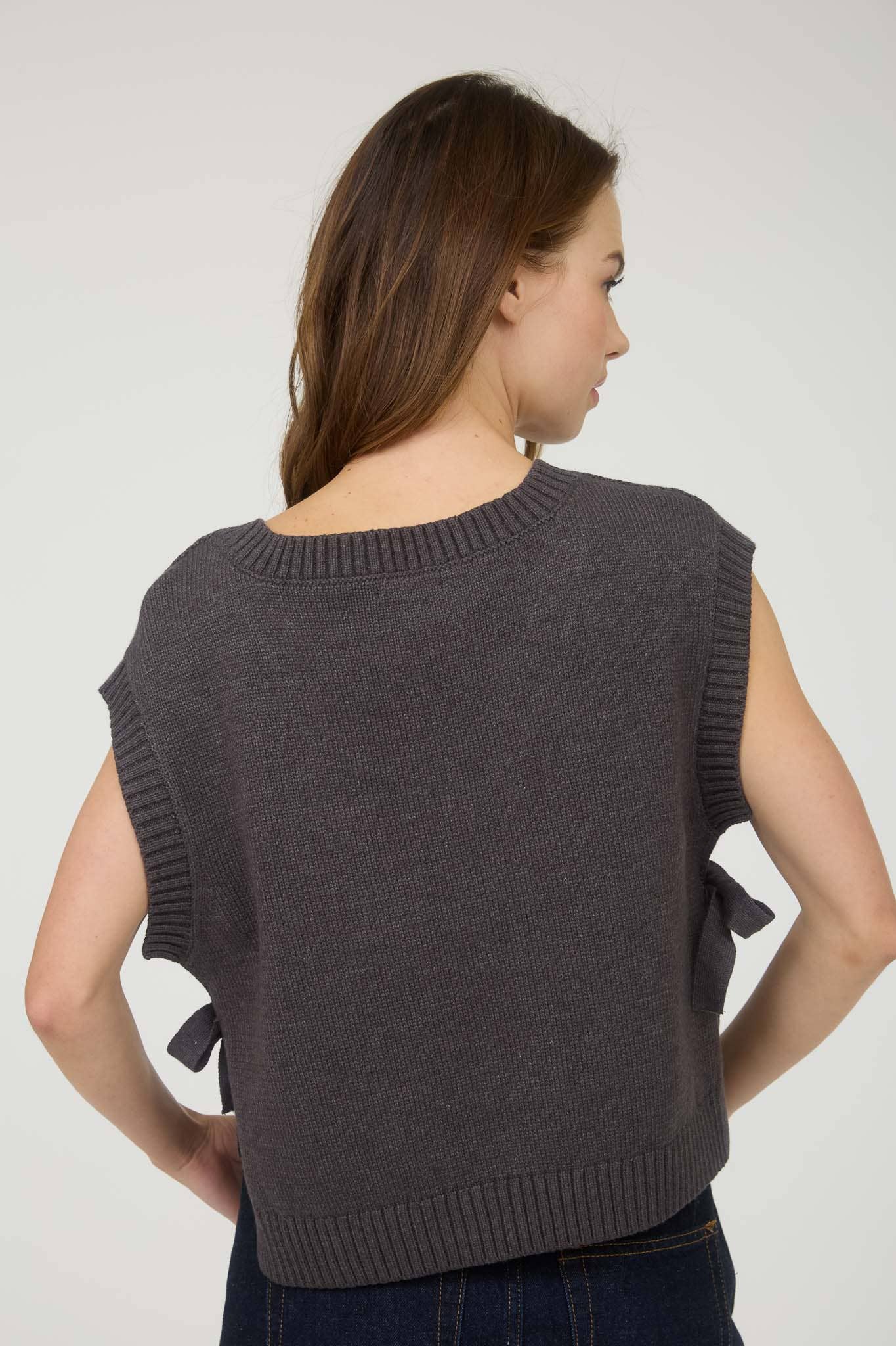 CABLE KNIT V NECK SIDE TIE SWEATER VEST GREEN