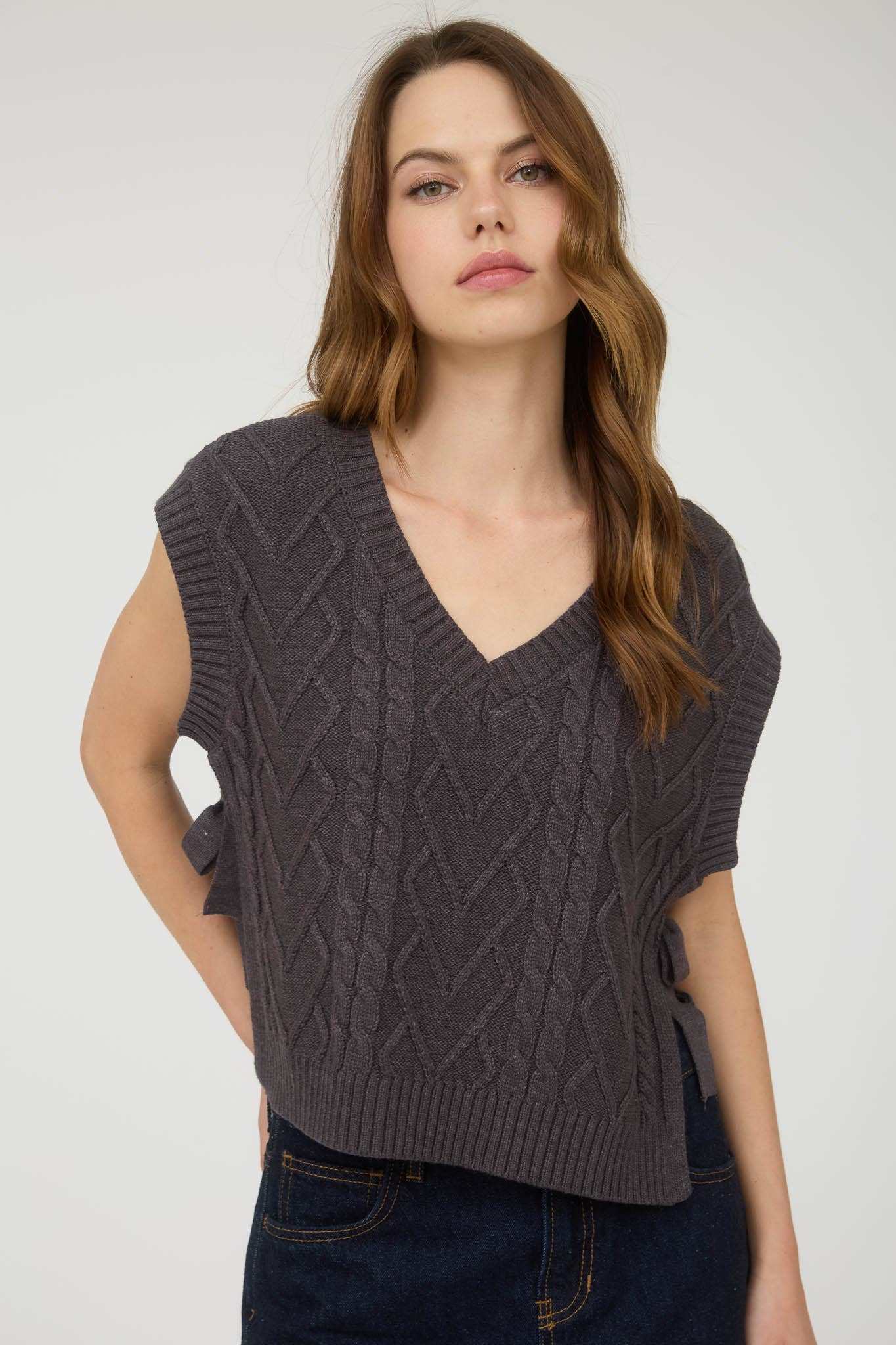 CABLE KNIT V NECK SIDE TIE SWEATER VEST GREEN